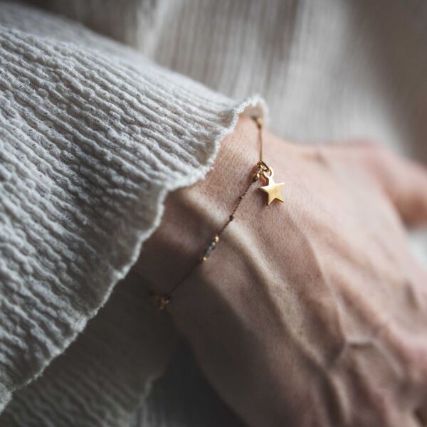 Bransoletki na nitce