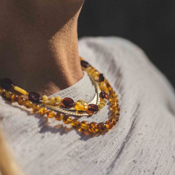 Naszyjniki z bursztynami