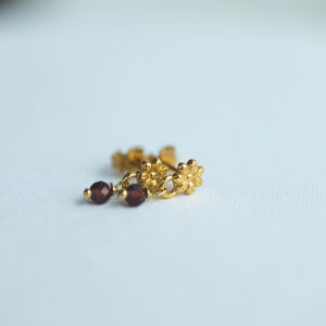 Kolczyki kwiatki z wiszącymi kamieniami - zdjęcie 5