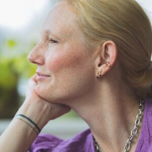 Kolczyki kwiatki z wiszącymi kamieniami