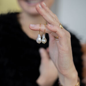 Kolczyki koła z nieregularną perłą - zdjęcie 7