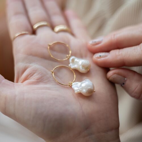 Kolczyki koła z nieregularną perłą