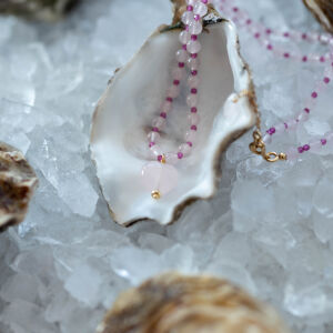 Naszyjnik z różowego kwarcu z serduszkiem