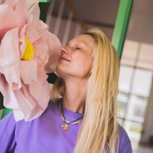 Naszyjnik duży kwiat na kamieniach naturalnych