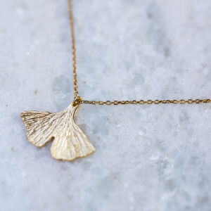 Ręcznie wykonany naszyjnik miłorząb z pozłacanego srebra 925 polska biżuteria artystyczna inspirowana naturą