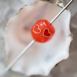 Kolczyki czerwone serca z emalią zapinane na sztyft 