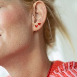 Kolczyki serduszka czerwone zawieszone na cienkich biglach w stylu biżuterii artystycznej