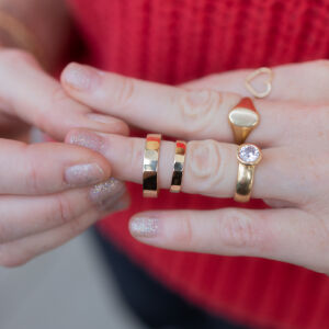 Obrączki ślubne fasetowane z gładkimi krawędziami - zdjęcie 5