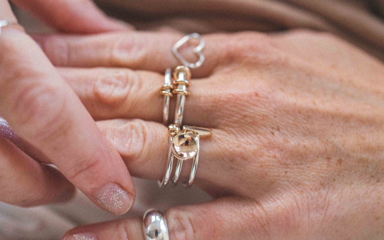 Pierścionek Plate srebrny ze złotą miseczką