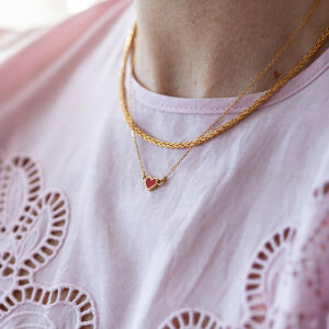 Naszyjnik z czerwonym serduszkiem na łańcuszku