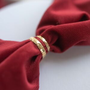 Obrączki ślubne młotkowane o nierównych krawędziach - zdjęcie 3