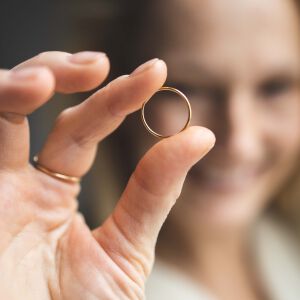 Złota obrączka gładka cienka