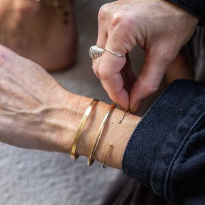 Złota bransoletka otwarta z kuleczkami - zdjęcie 1