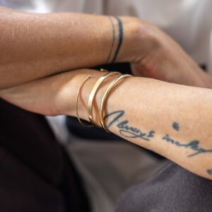 Złota bransoletka otwarta z kuleczkami - zdjęcie 2