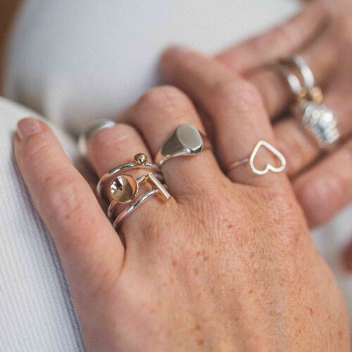 Pierścionek Dot srebrny ze złotą kulką