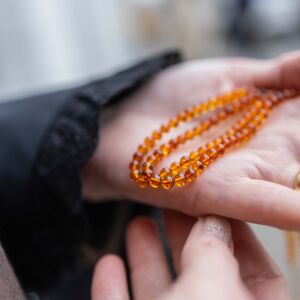 Naszyjnik z miodowym bursztynem - zdjęcie 2