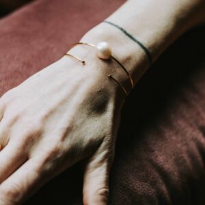 Bransoletka młotkowana z perłą - zdjęcie 3