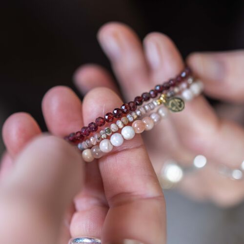 Komplet bransoletek z kamieni naturalnych w odcieniach różu