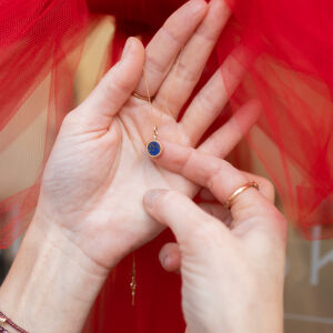 Złota zawieszka z lapis lazuli - zdjęcie 1