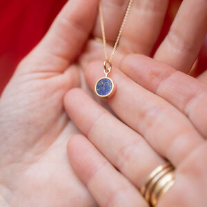 Złota zawieszka z lapis lazuli - zdjęcie 2