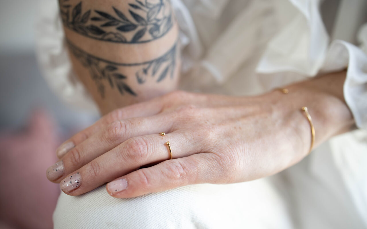 Pierścionek otwarty z kuleczkami