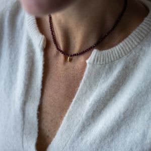 Naszyjnik z granatem i kropelką