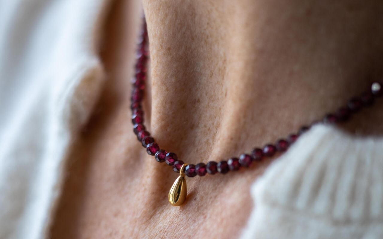 Naszyjnik z granatem i kropelką - zdjęcie 3