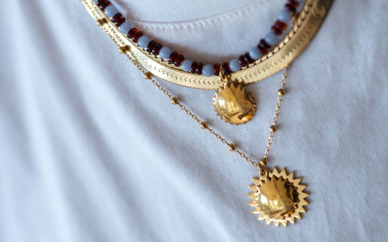 Naszyjnik z bursztynem i błękitnymi kamieniami