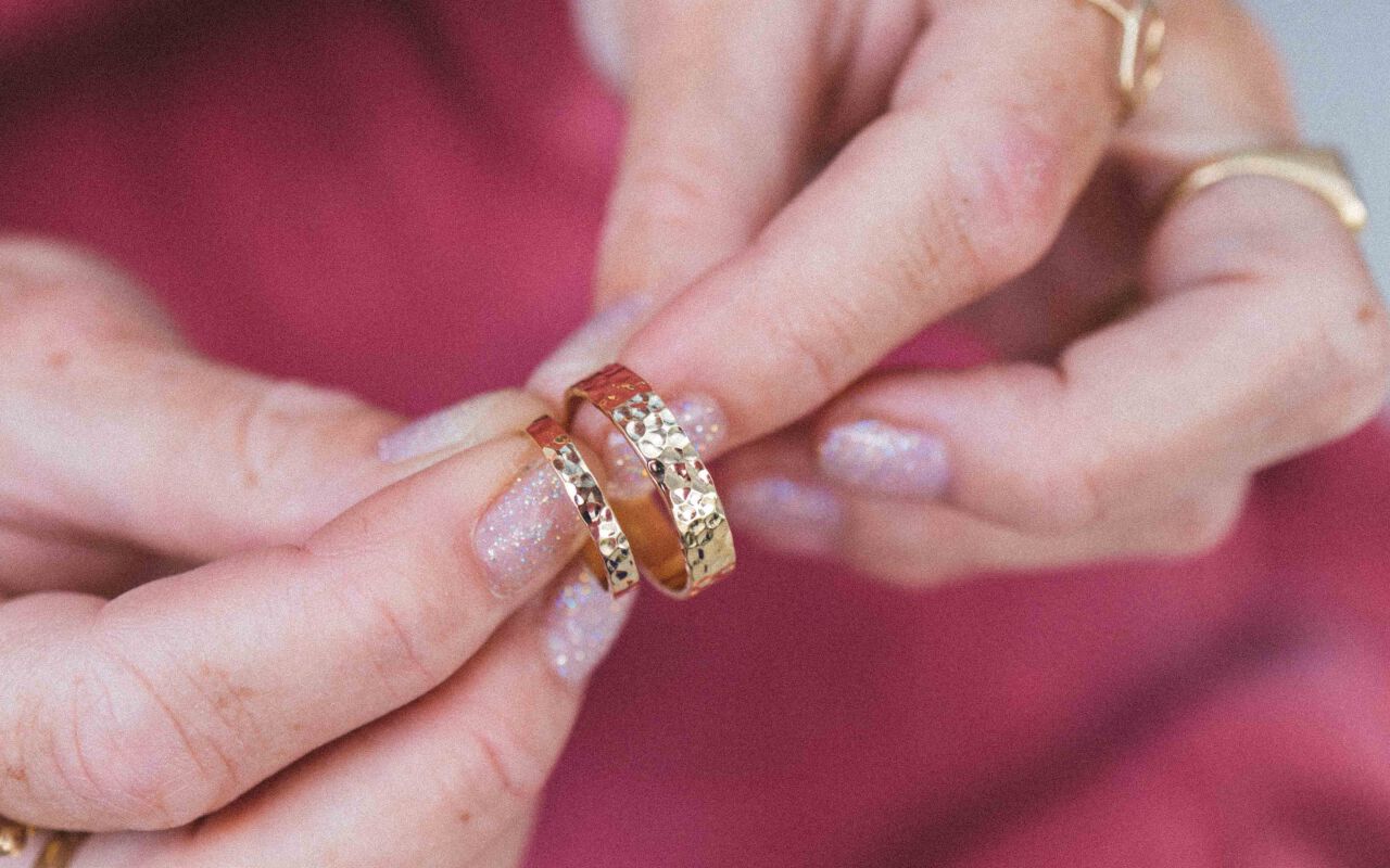 Obrączki ślubne frezowane